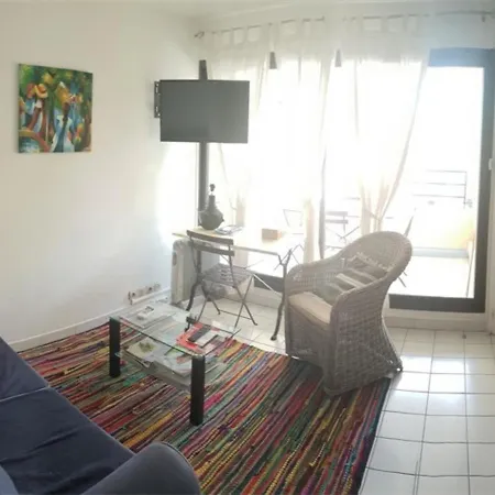 Climatise, 4 Couchages, 1 + Cabine, Parking - Fr-1-388-148 *