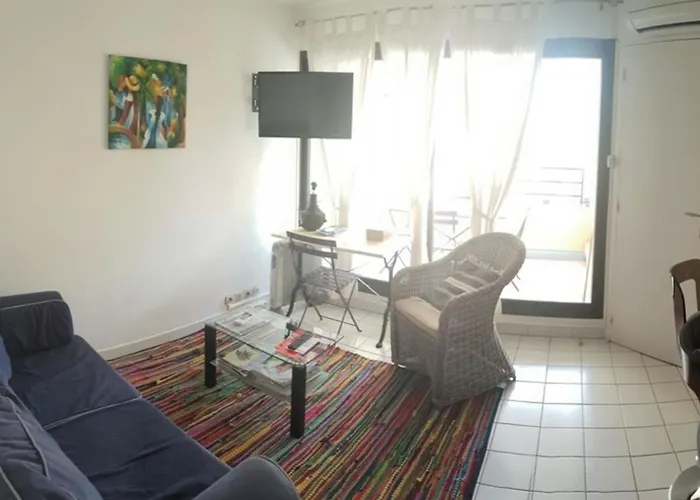 Climatisé, 4 Couchages, 1 + Cabine, Parking - Fr-1-388-148 *